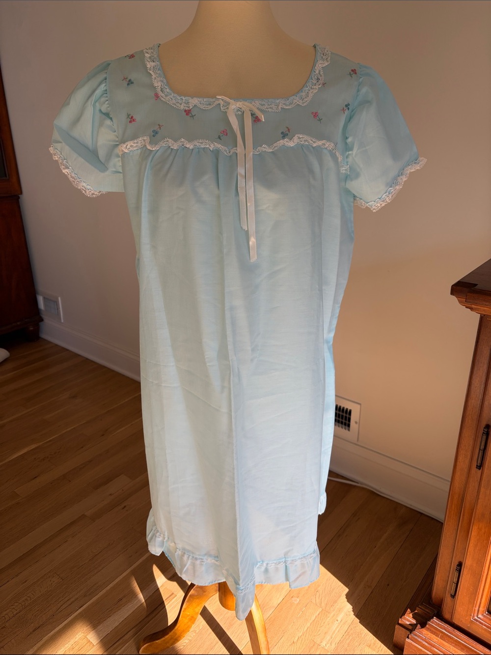 Vintage Kay’s Blue Floral Nightgown Size L — NWT Deadstock 1970s/80s